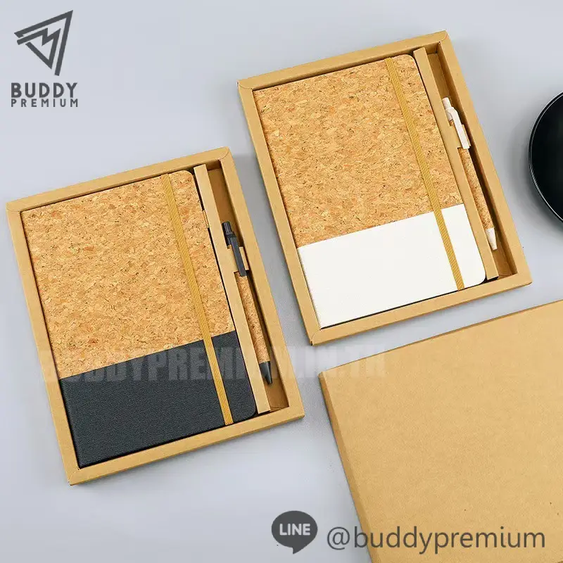 ชุดเซ็ทสมุดโน้ตไม้คอร์ก + ปากกาไม้คอร์ก _GSB115_รวมสี_พื้นหลัง